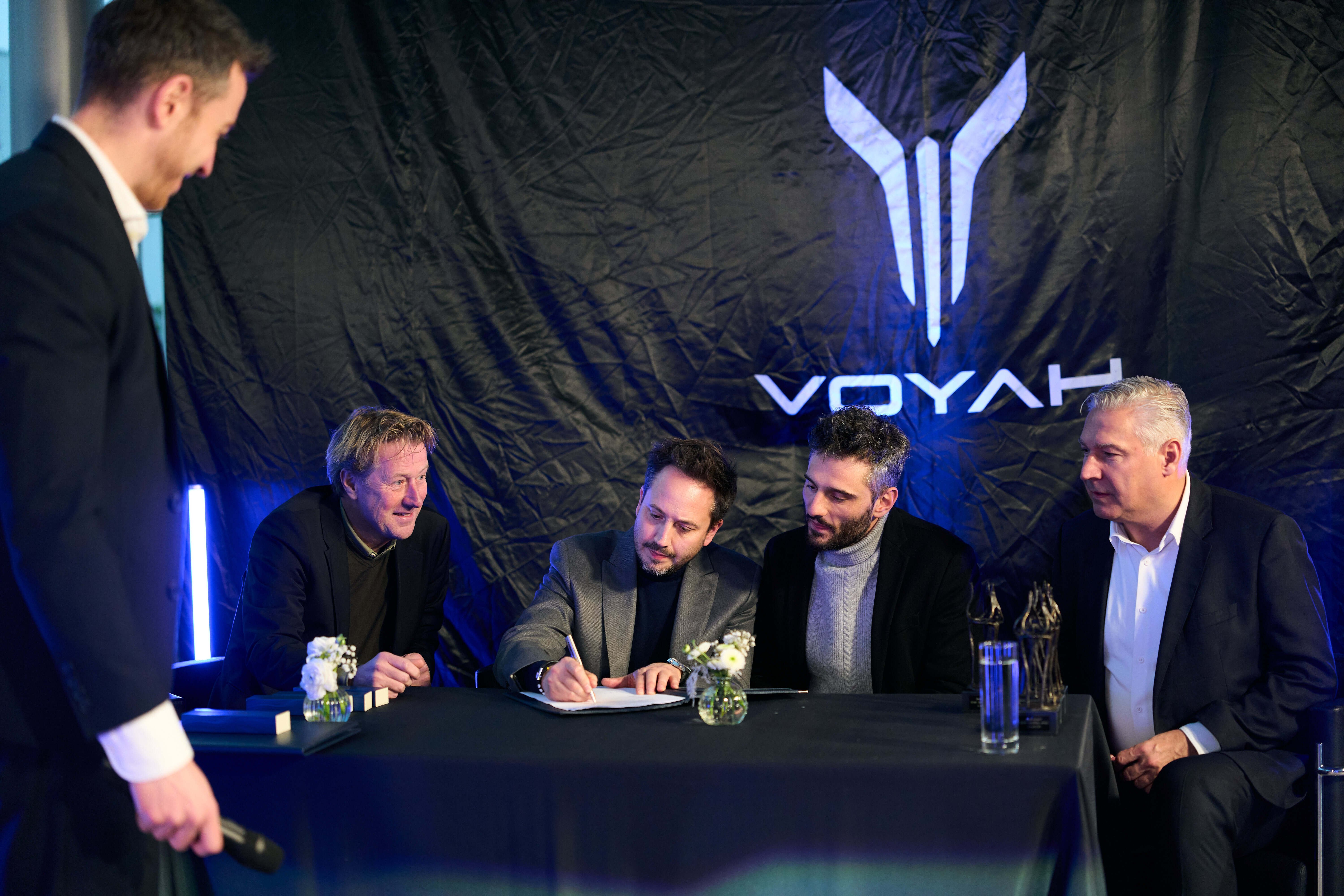 260108-Voyah-085-signing